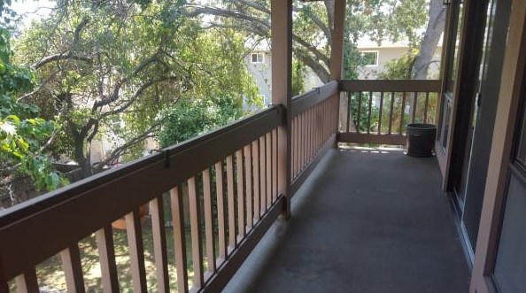 735 University Dr, Menlo Park CA  94025-4914 exterior