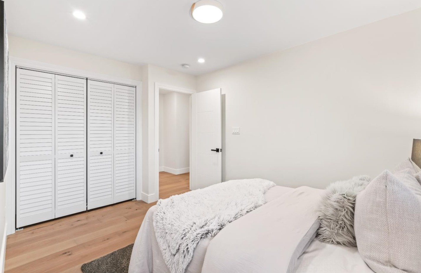 1324 Bel Aire Rd, San Mateo CA  94402-3650 exterior