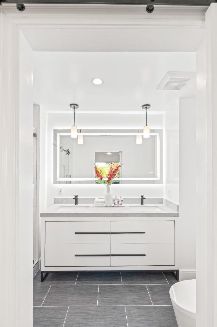 1324 Bel Aire Rd, San Mateo CA  94402-3650 exterior