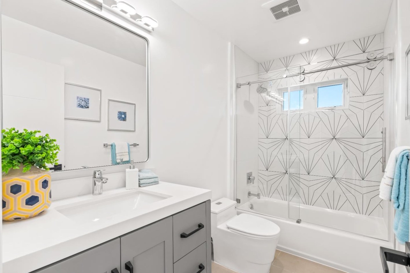 1324 Bel Aire Rd, San Mateo CA  94402-3650 exterior