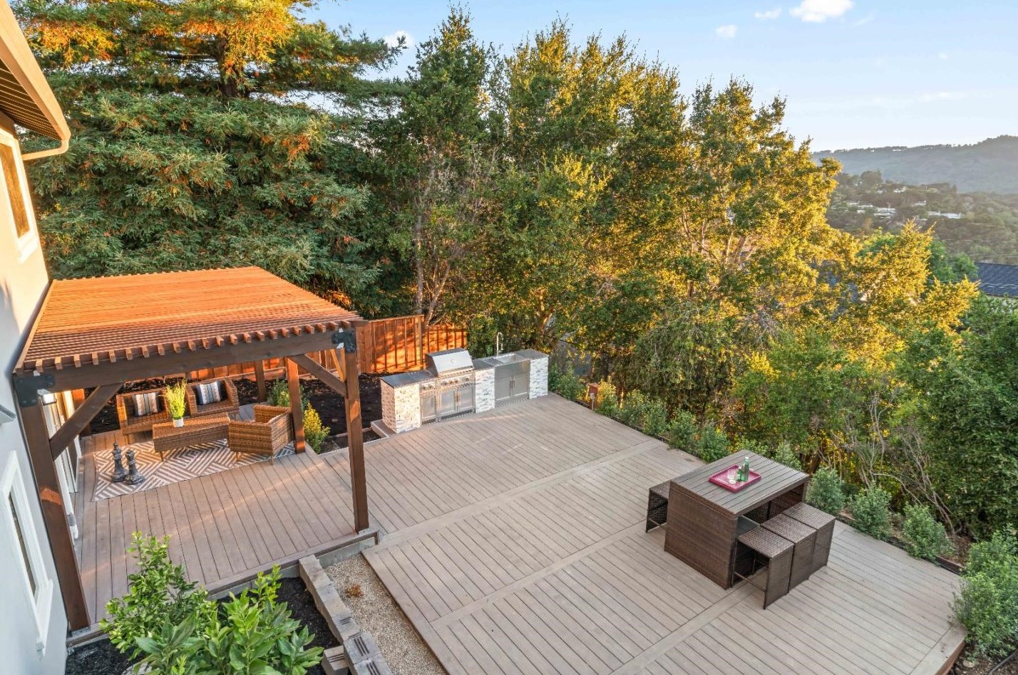 1324 Bel Aire Rd, San Mateo CA  94402-3650 exterior