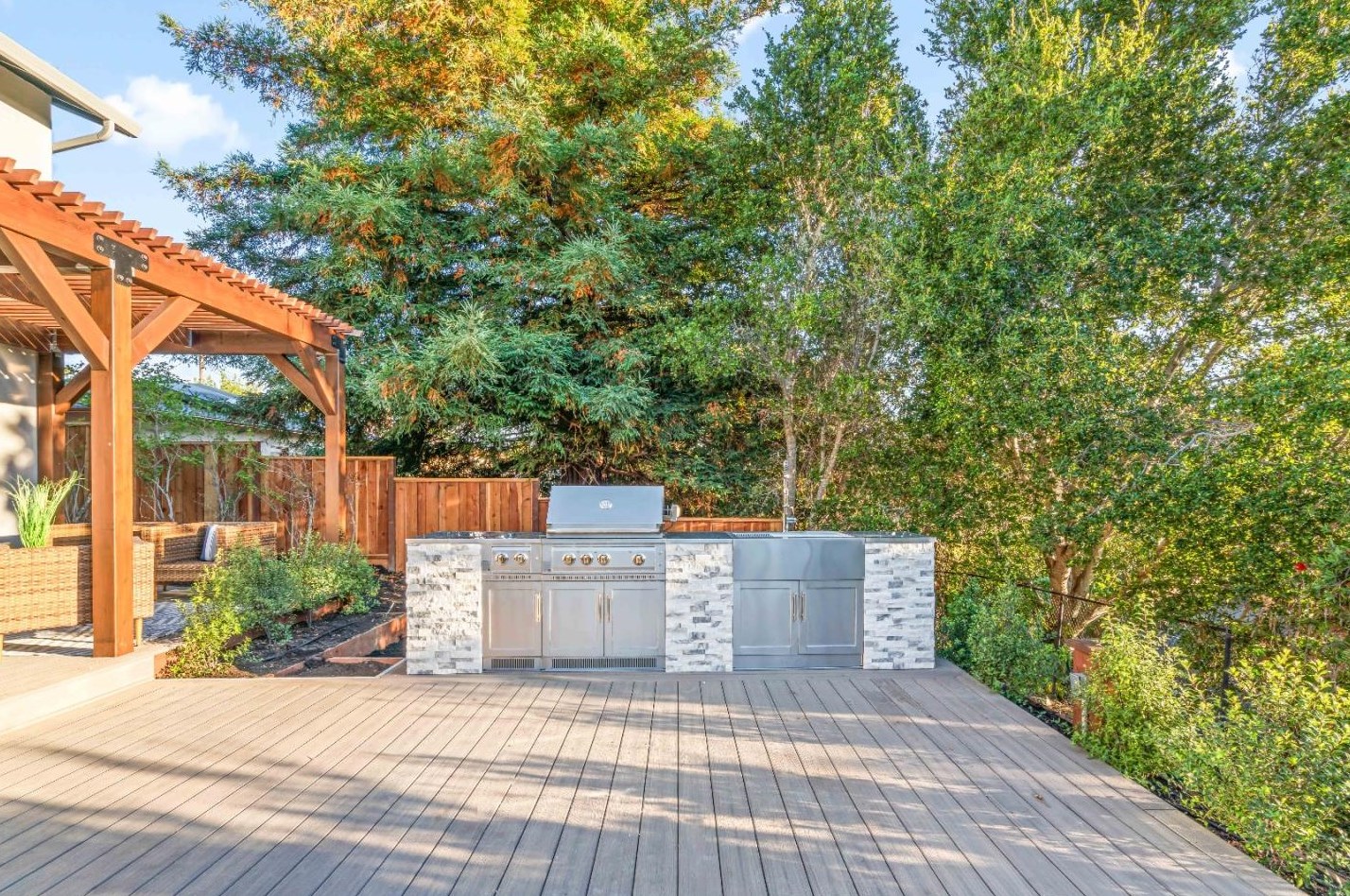 1324 Bel Aire Rd, San Mateo CA  94402-3650 exterior