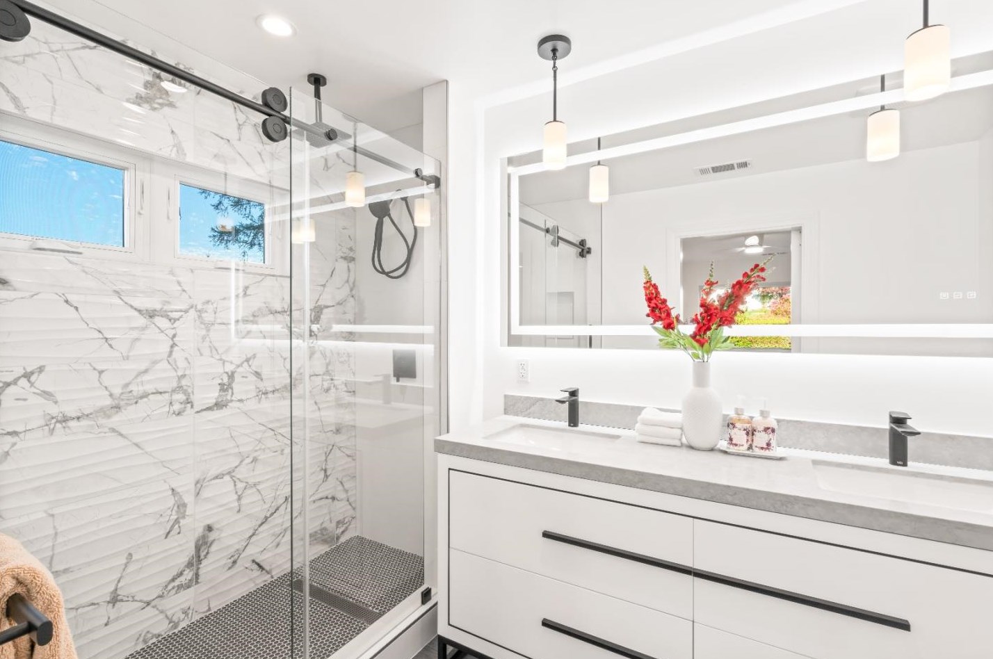 1324 Bel Aire Rd, San Mateo CA  94402-3650 exterior