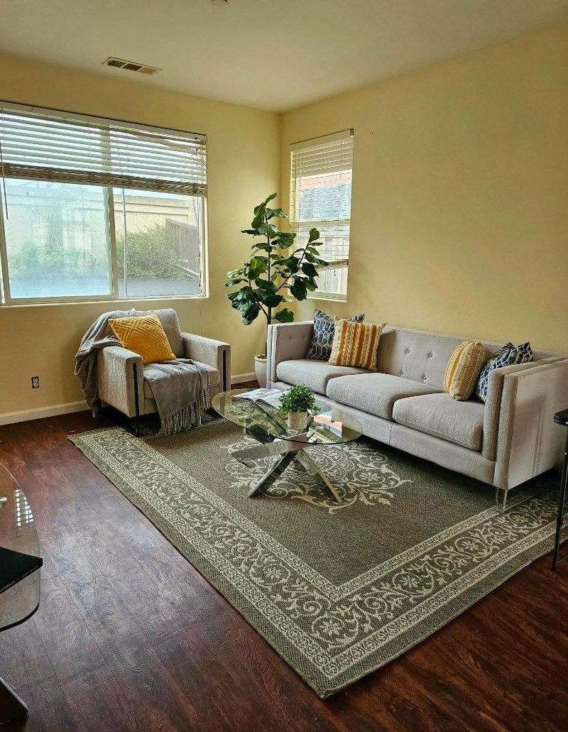 1646 Piazza Dr, Salinas CA  93905-2258 exterior