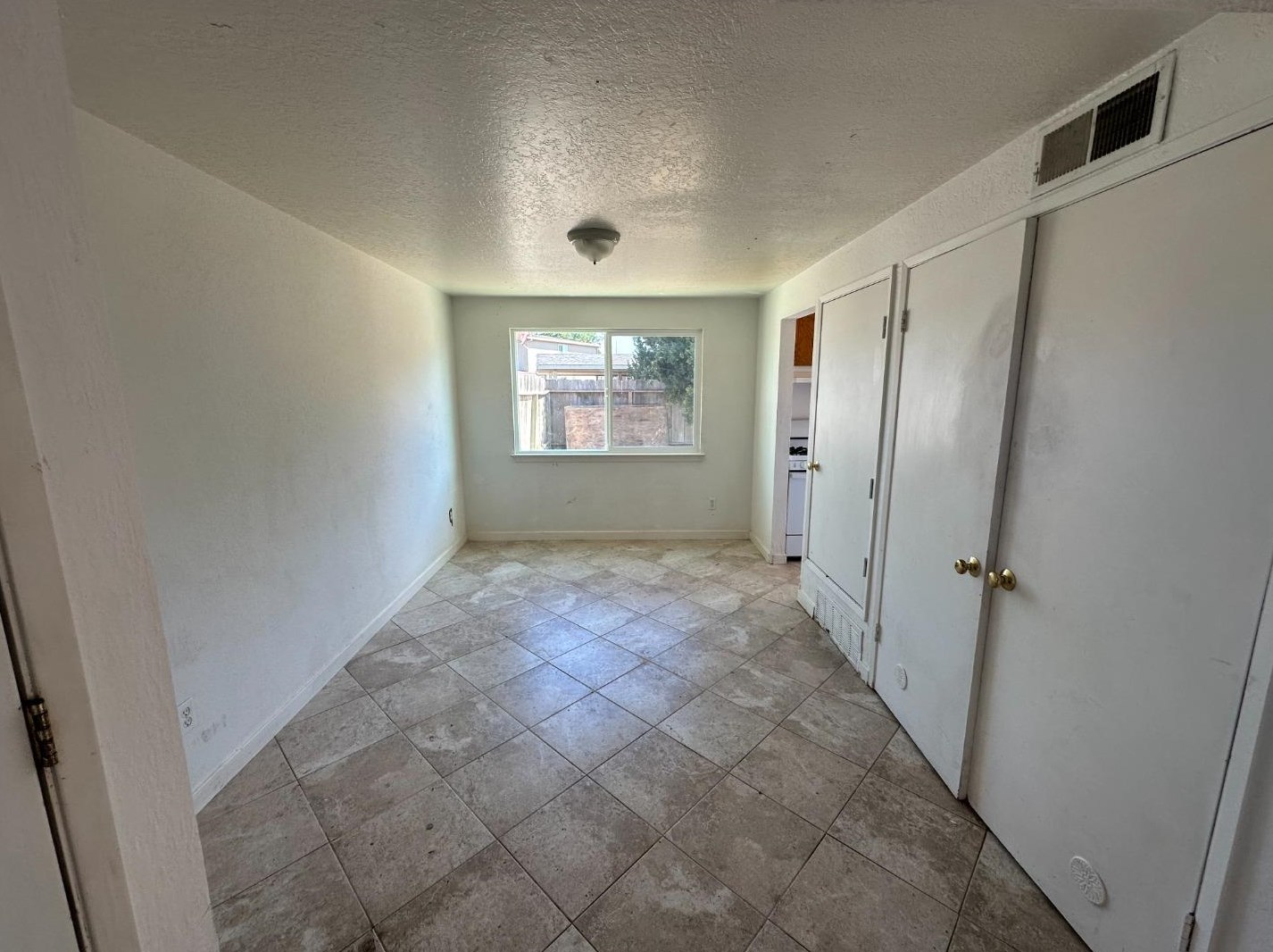 1338 Las Cruces Ct, Salinas CA 93901-1721 exterior