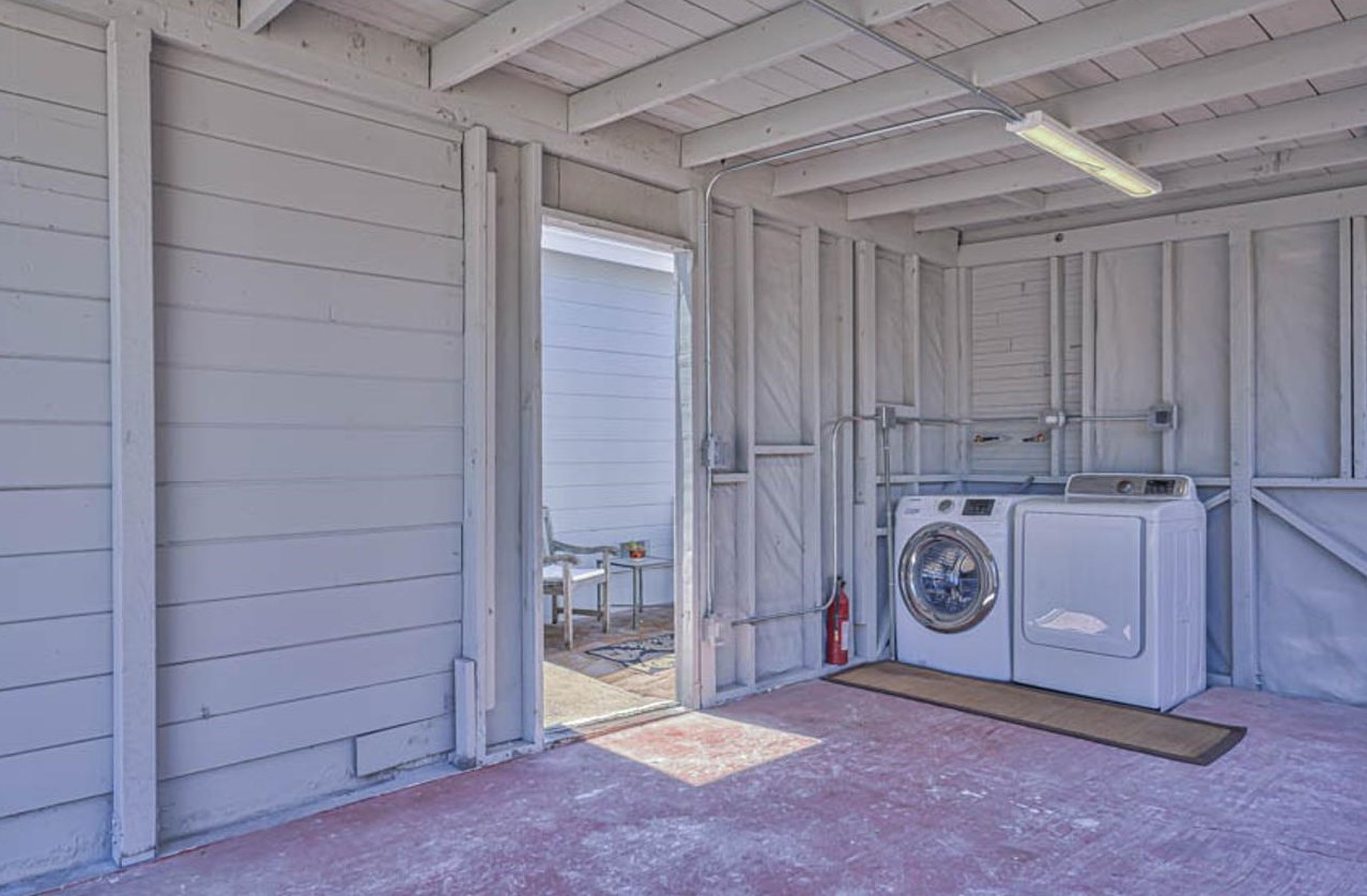 1693 Vallejo St, Seaside CA 93955-3973 exterior