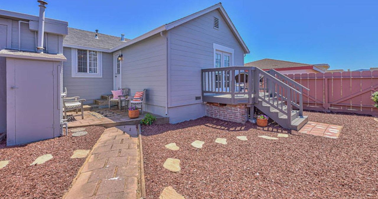 1693 Vallejo St, Seaside CA 93955-3973 exterior