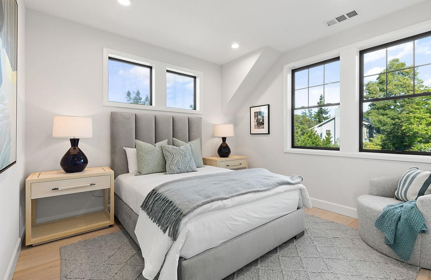 2151 Valparaiso Ave, Menlo Park CA  94025-6507 exterior