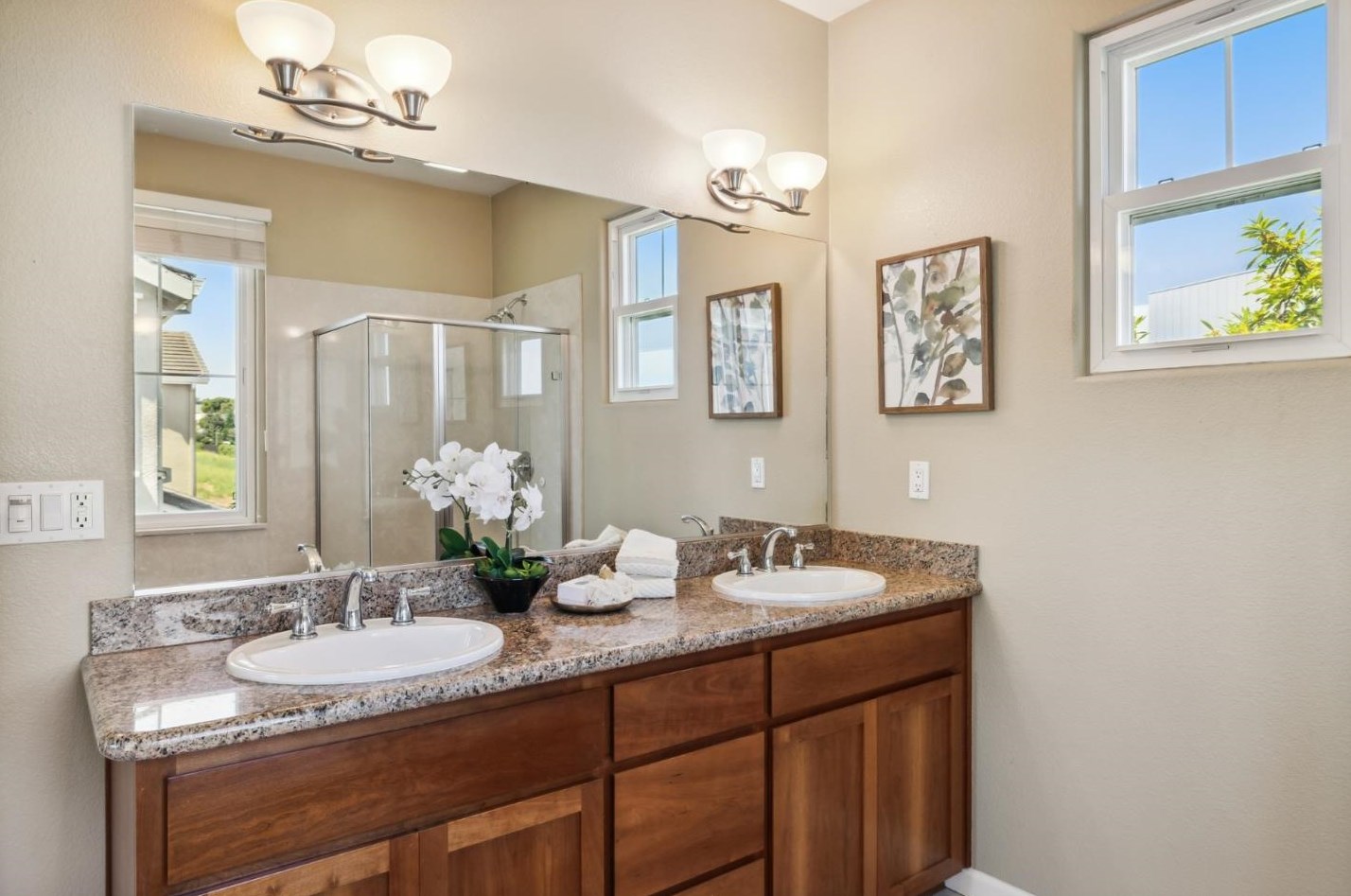 529 Sandlewood St, Menlo Park CA  94025-1379 exterior