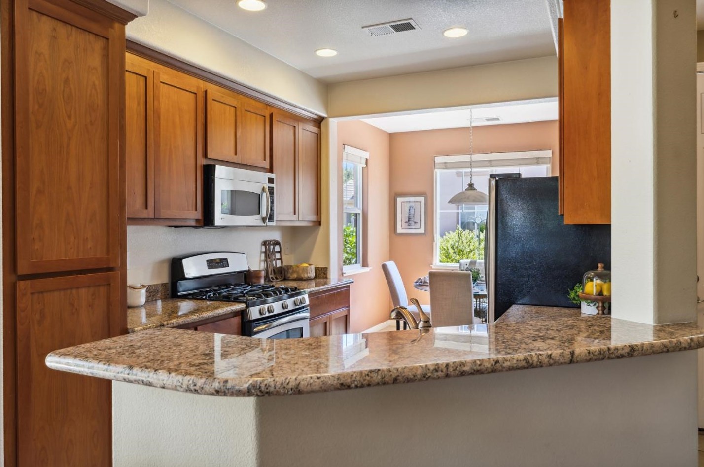 529 Sandlewood St, Menlo Park CA  94025-1379 exterior