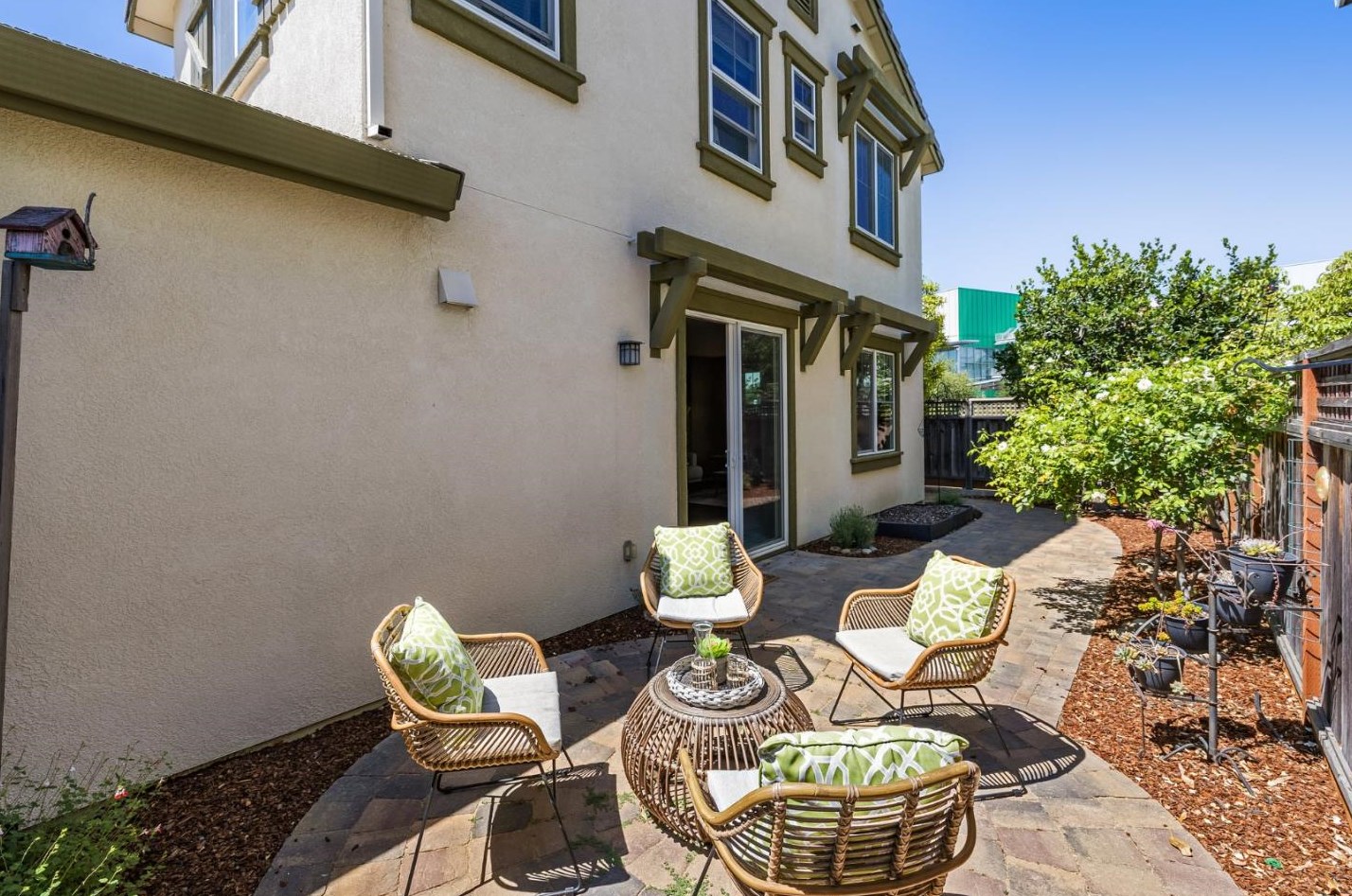 529 Sandlewood St, Menlo Park CA  94025-1379 exterior