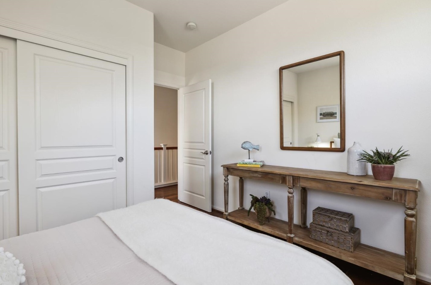 529 Sandlewood St, Menlo Park CA  94025-1379 exterior