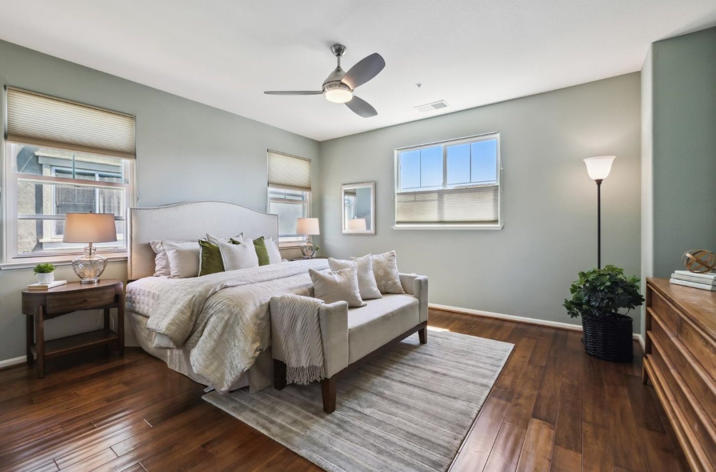 529 Sandlewood St, Menlo Park CA  94025-1379 exterior
