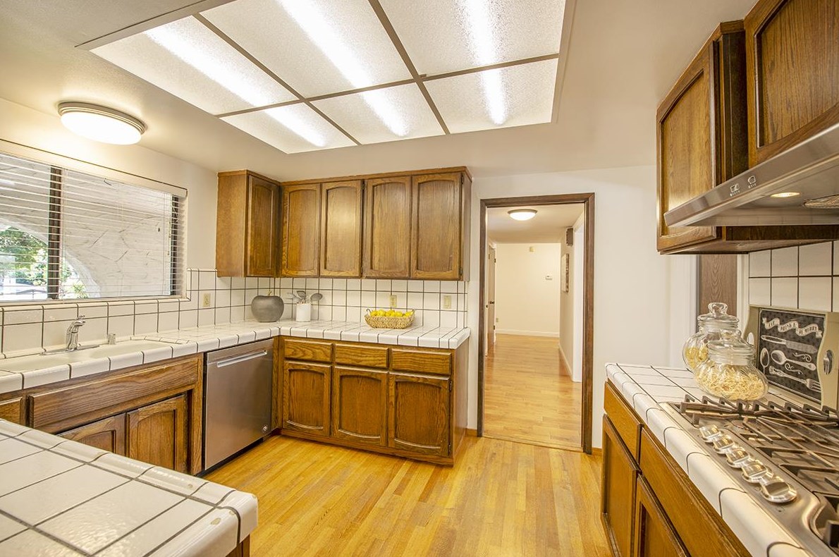 1911 Dry Crk Rd, Campbell CA 95008-3630 exterior