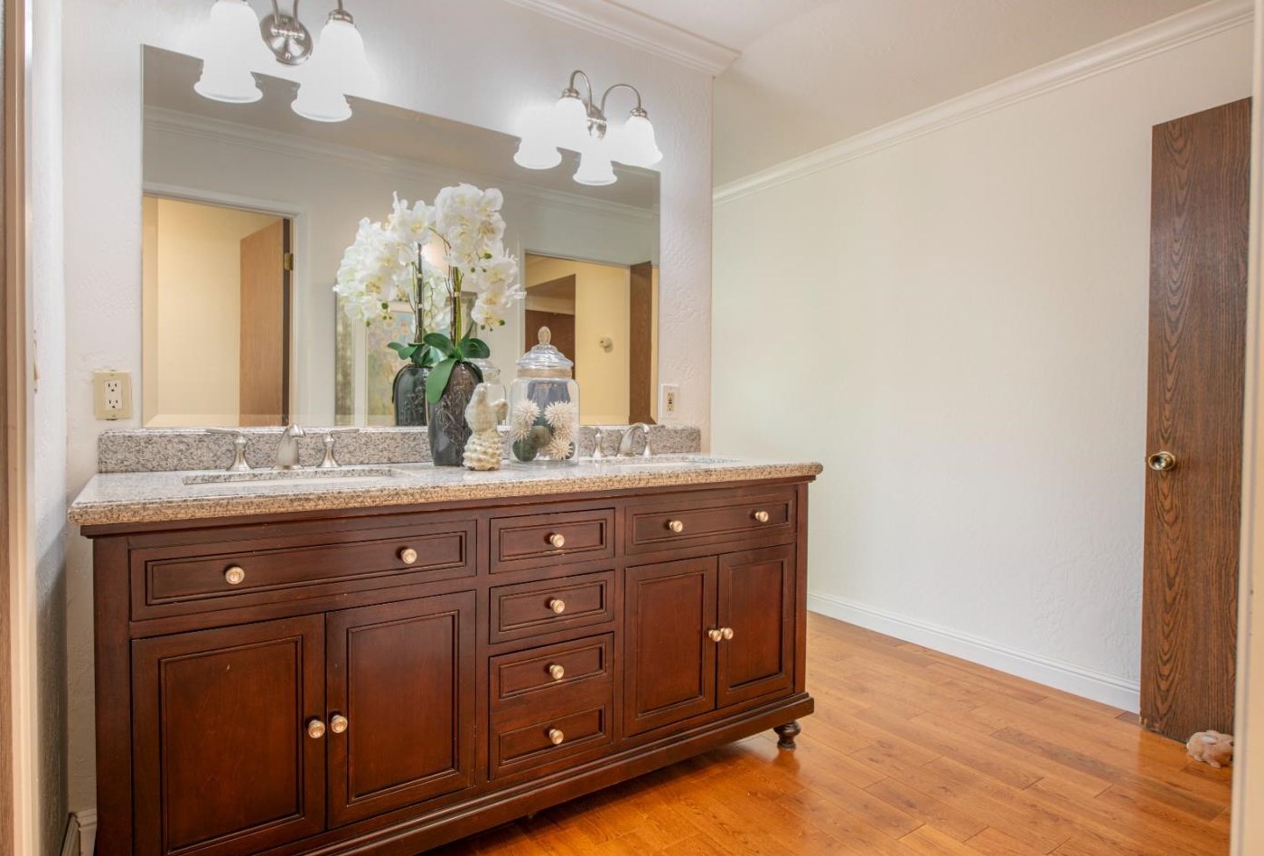 1911 Dry Crk Rd, Campbell CA 95008-3630 exterior