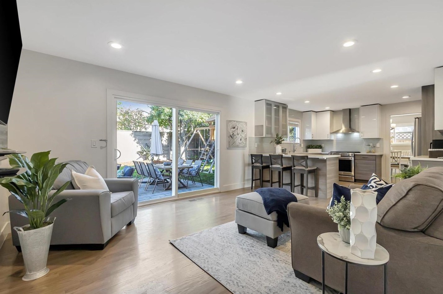 1685 Grizilo Dr, San Jose CA  95124-1920 exterior