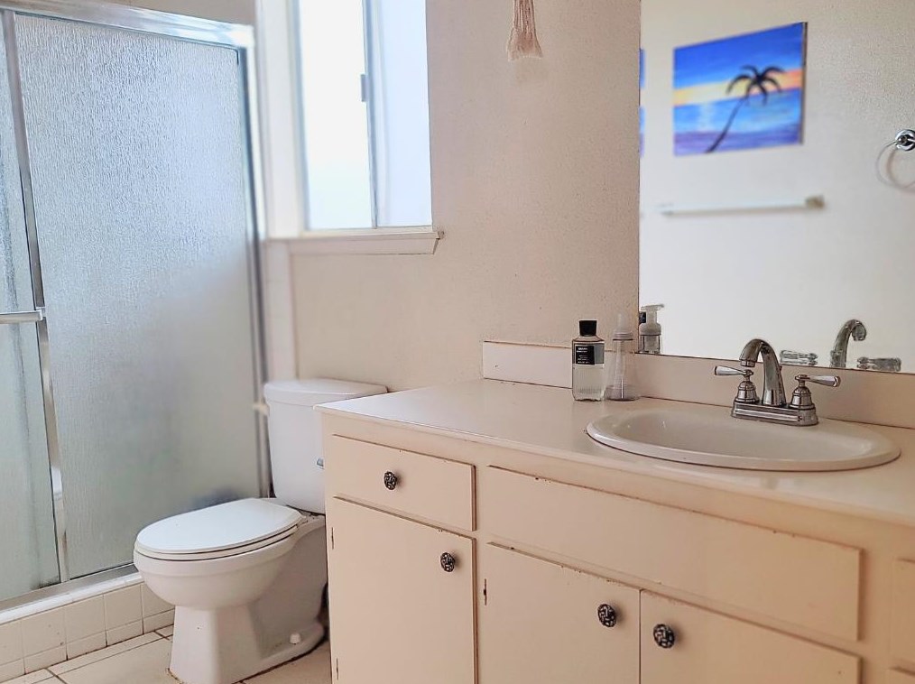 1686 Cherokee Dr, Salinas CA  93906-2326 exterior