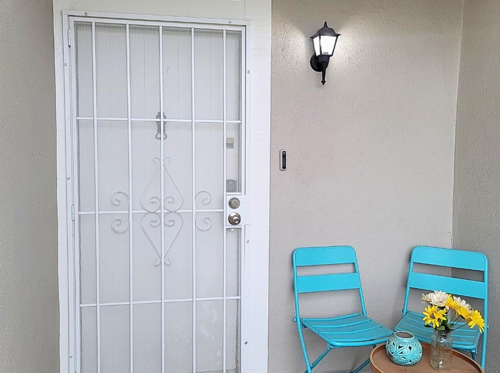 1686 Cherokee Dr, Salinas CA  93906-2326 exterior