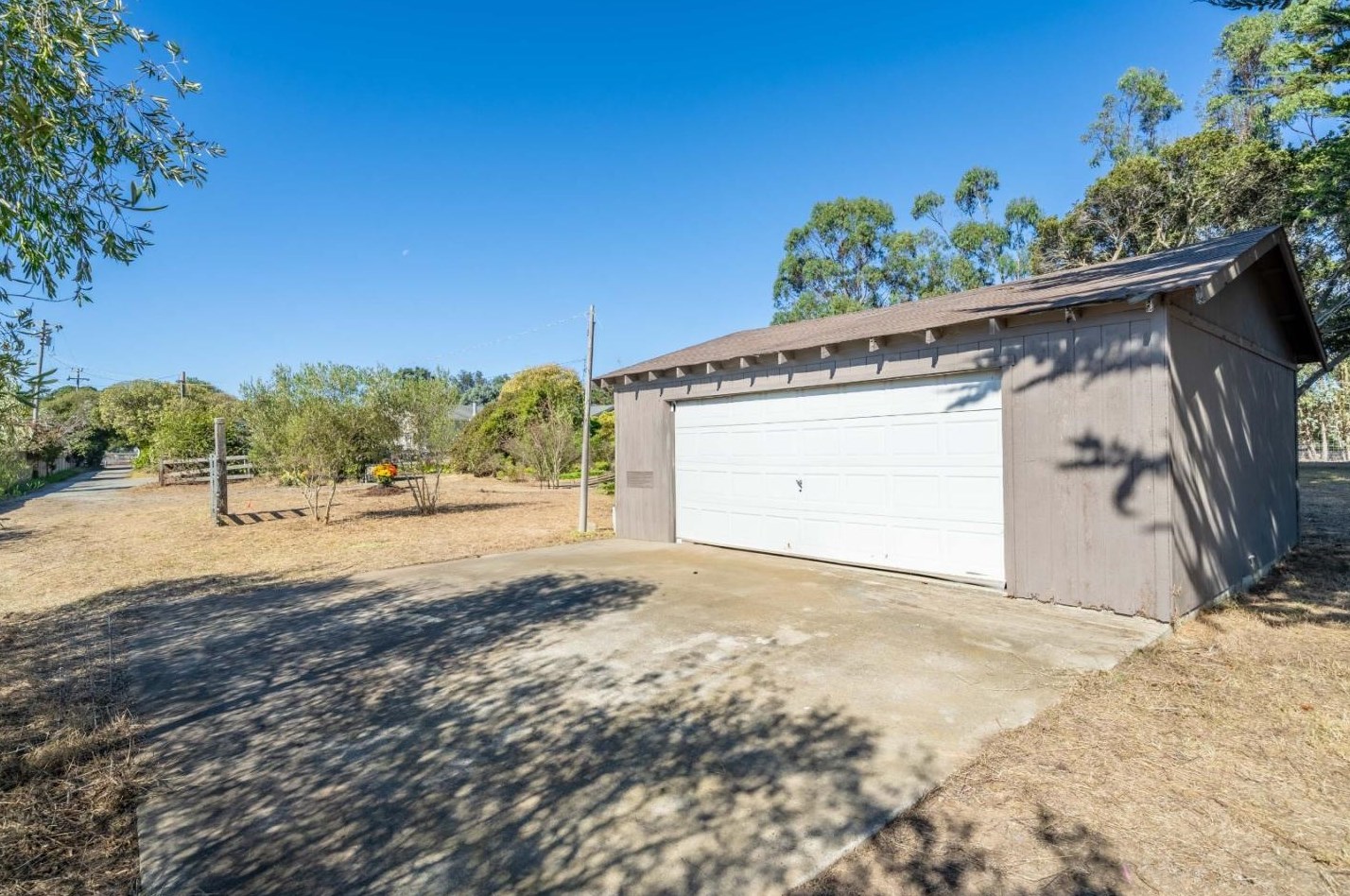 8645 Archer Rd, Salinas CA  93907-8791 exterior