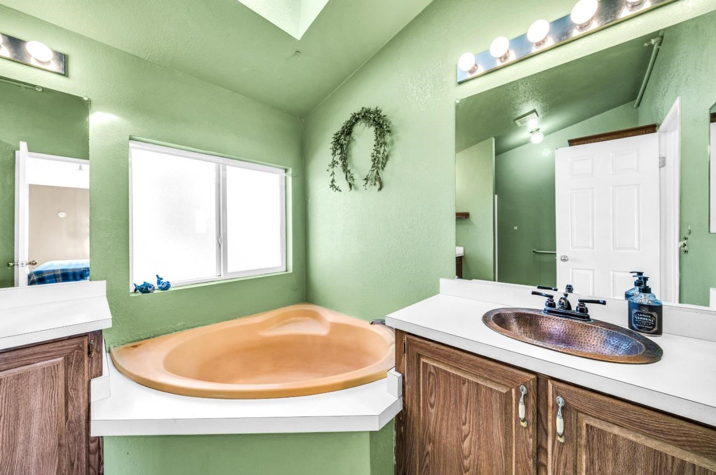 8645 Archer Rd, Salinas CA  93907-8791 exterior