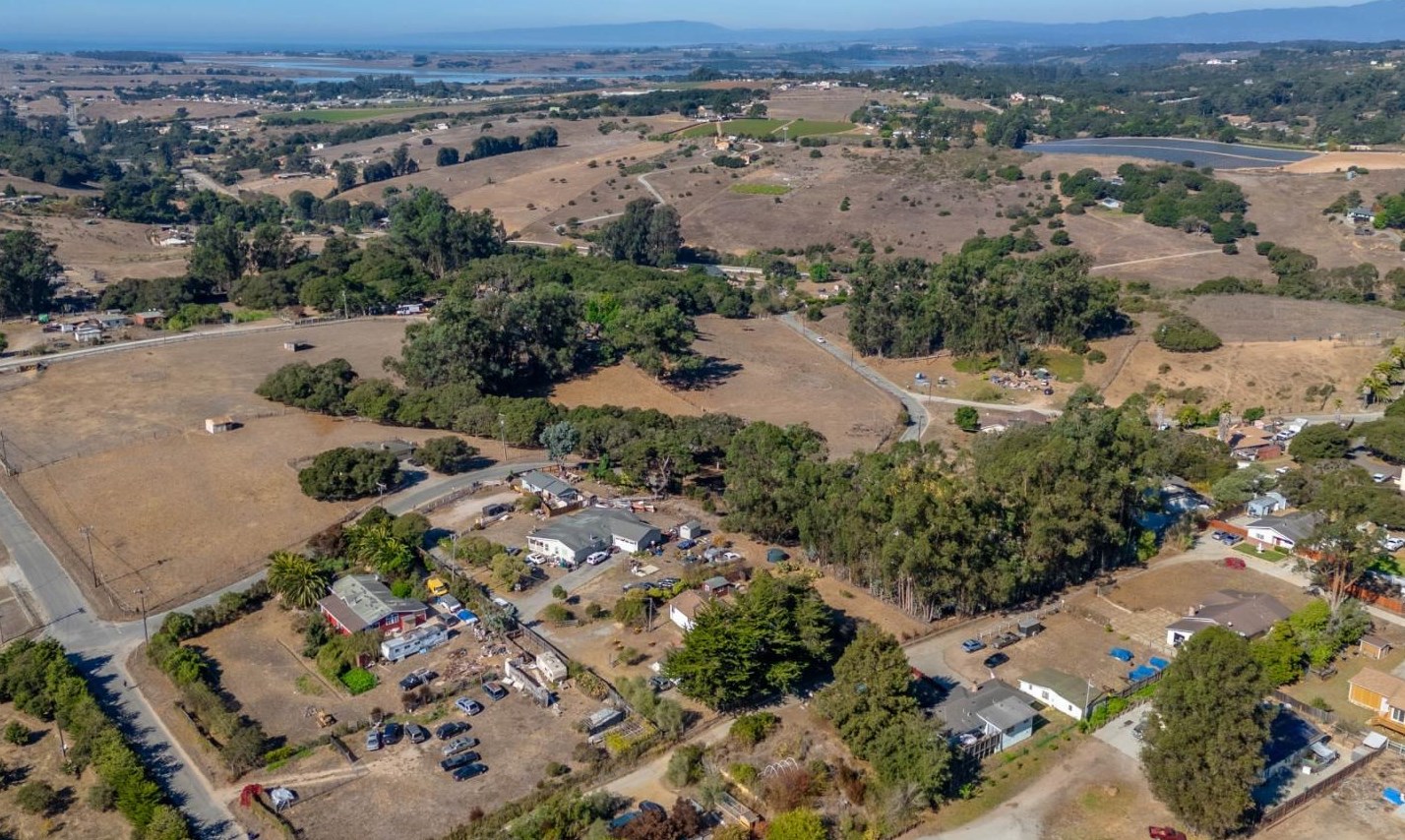 8645 Archer Rd, Salinas CA  93907-8791 exterior