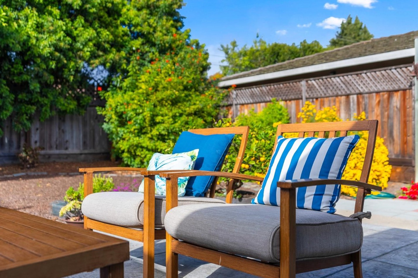 780 Bellarmine Dr, Salinas CA  93901-1109 exterior