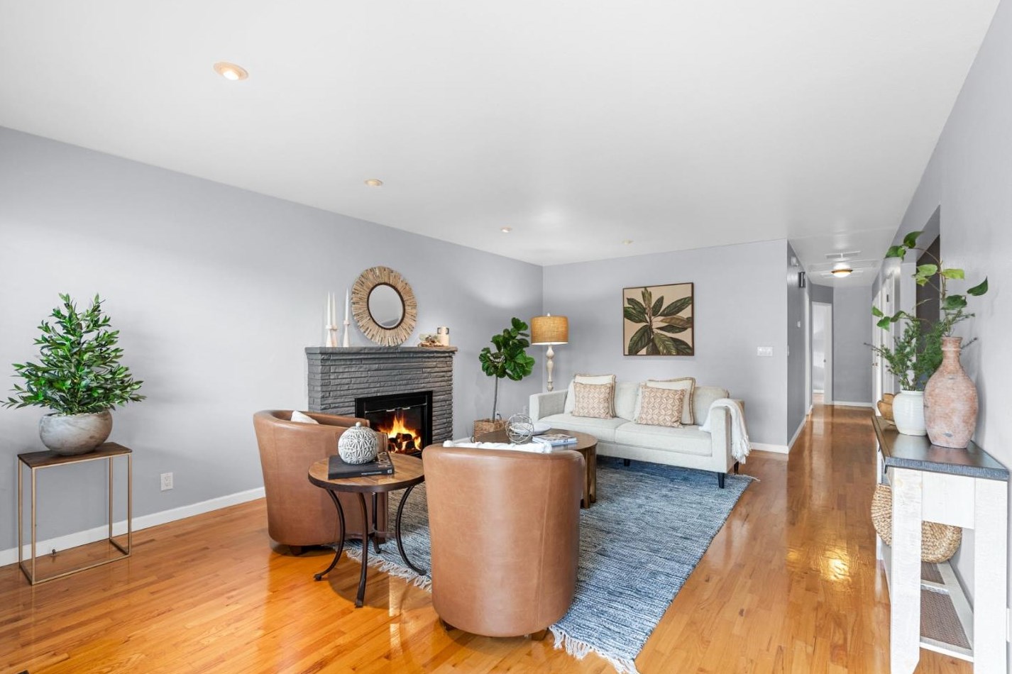 780 Bellarmine Dr, Salinas CA  93901-1109 exterior