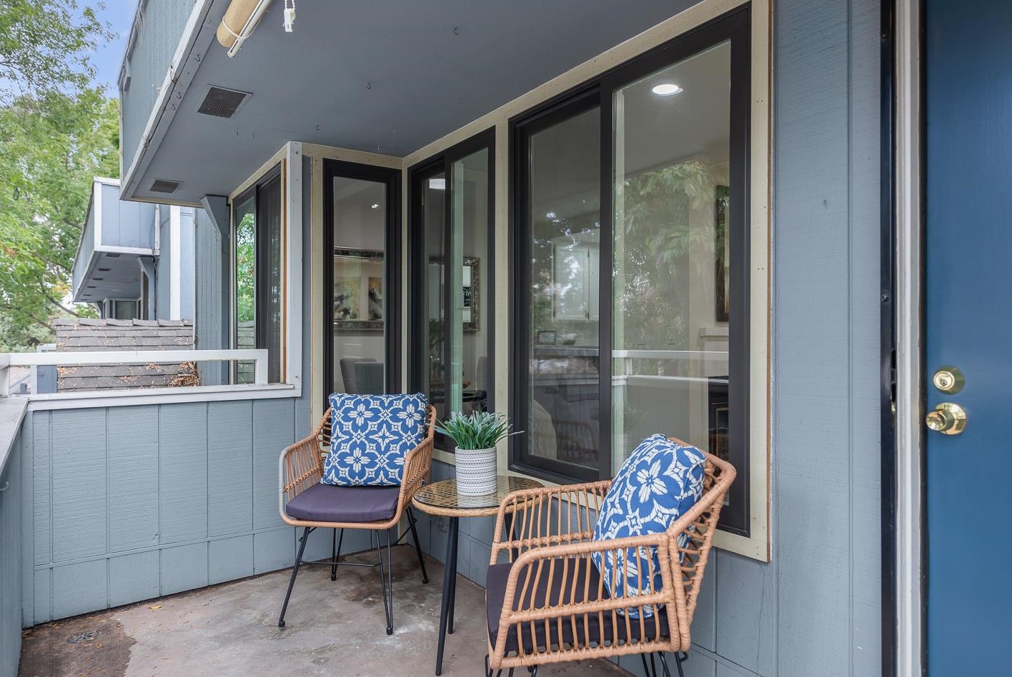 858 La Barbera Dr, San Jose CA  95126-3931 exterior