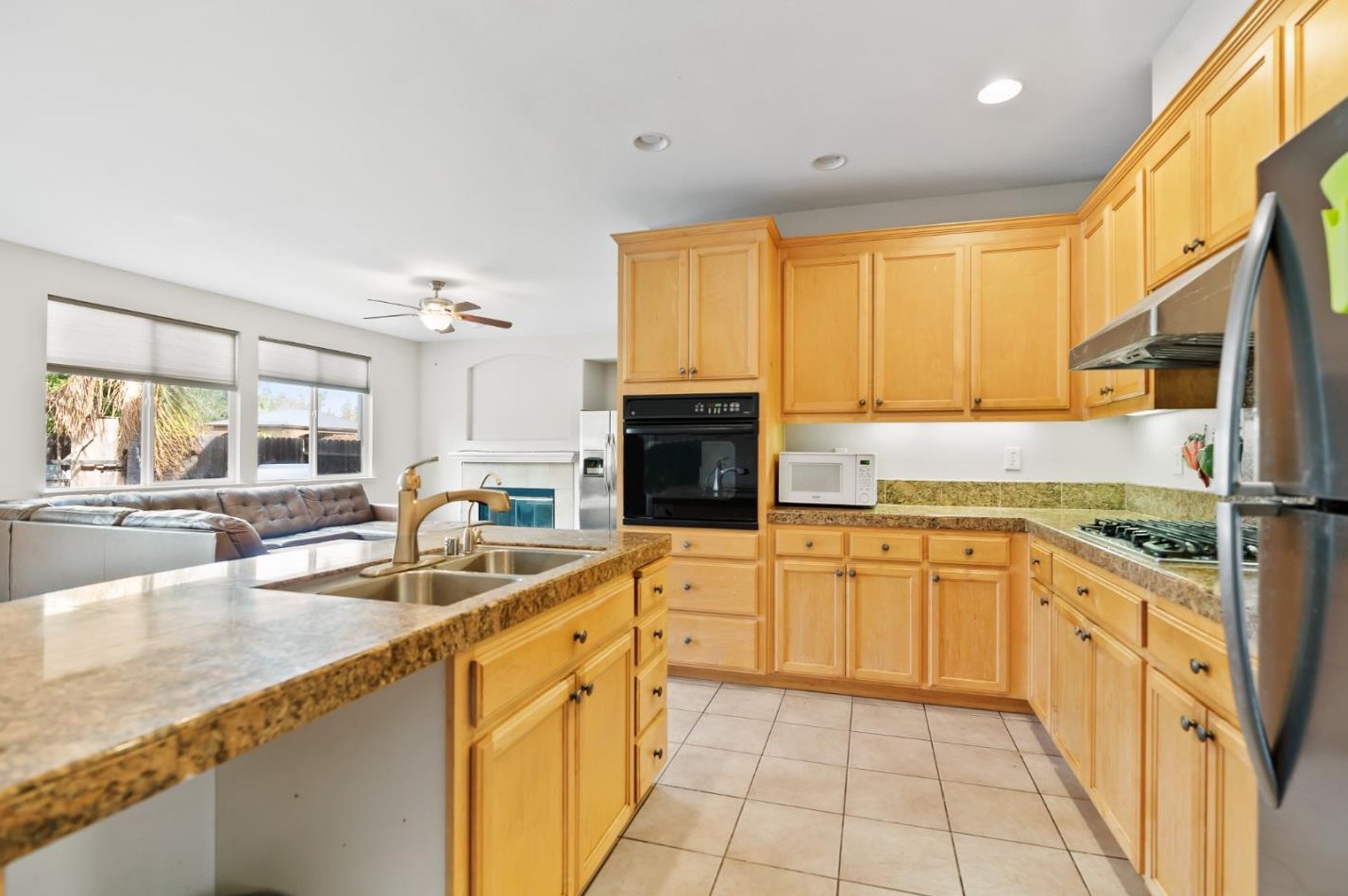 1825 Tioga Pass Way, Antioch CA  94531-9073 exterior