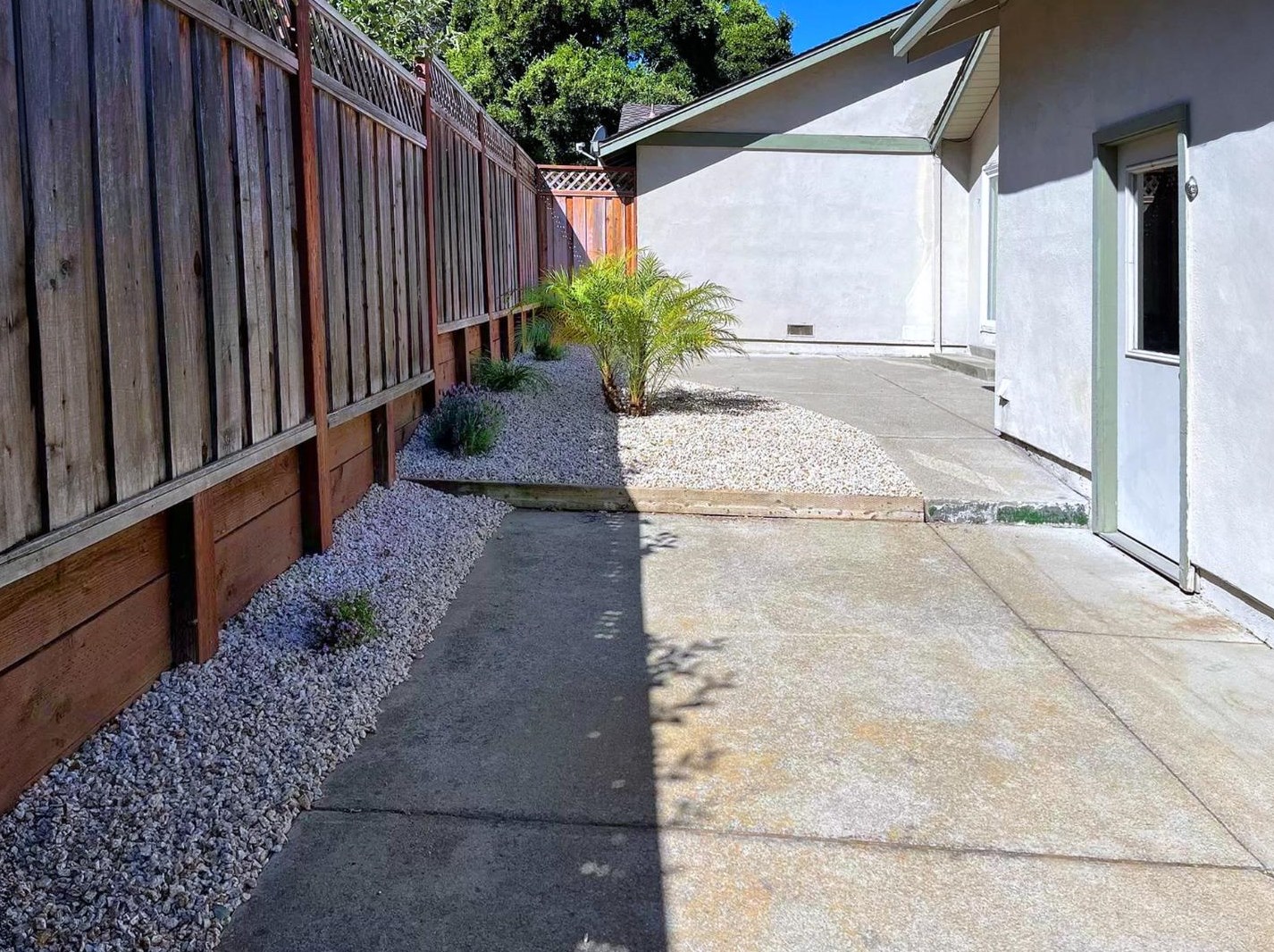 3470 Glendora Dr, San Mateo CA  94403-3942 exterior