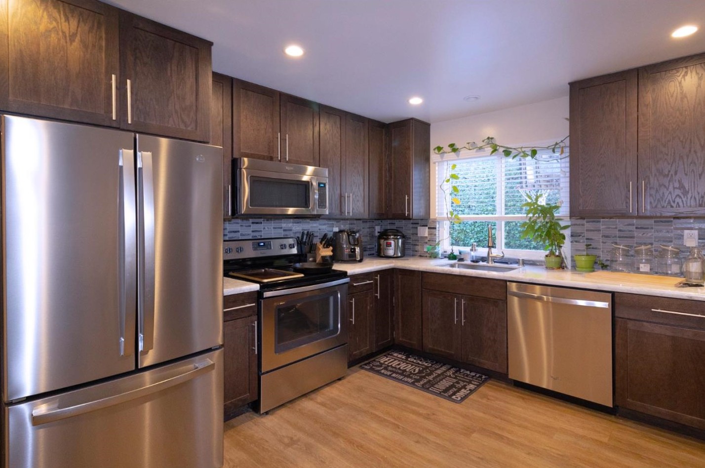 3470 Glendora Dr, San Mateo CA  94403-3942 exterior