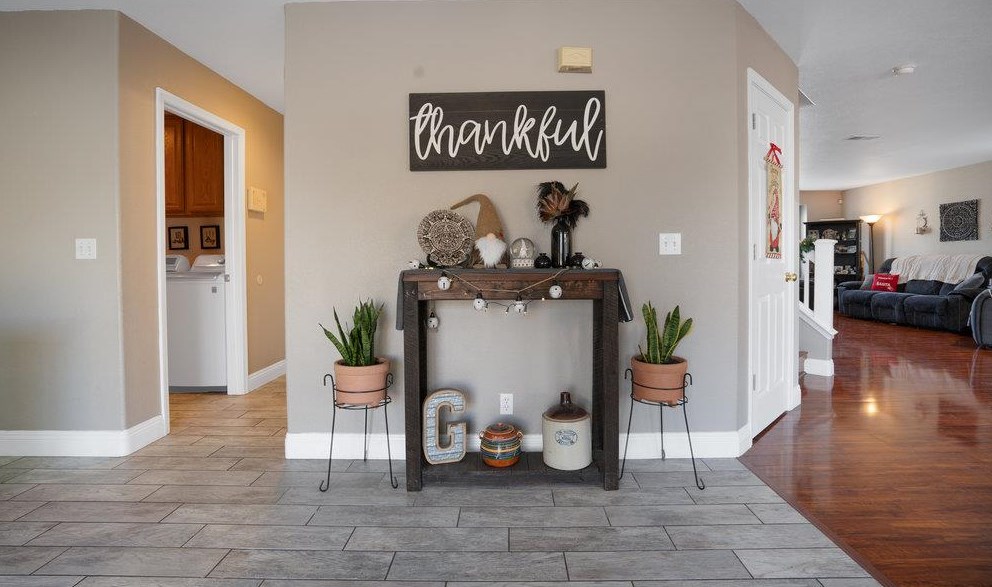 1754 Brentwood Ct, Hollister CA  95023-8110 exterior