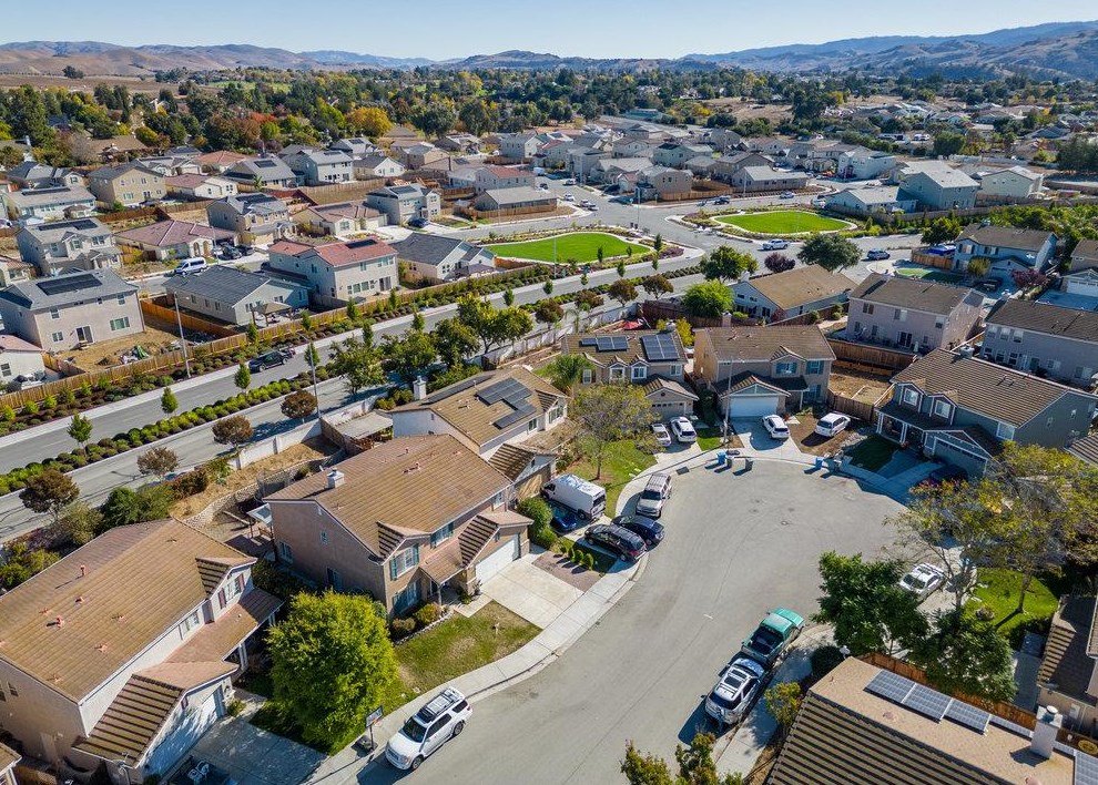 1754 Brentwood Ct, Hollister CA  95023-8110 exterior