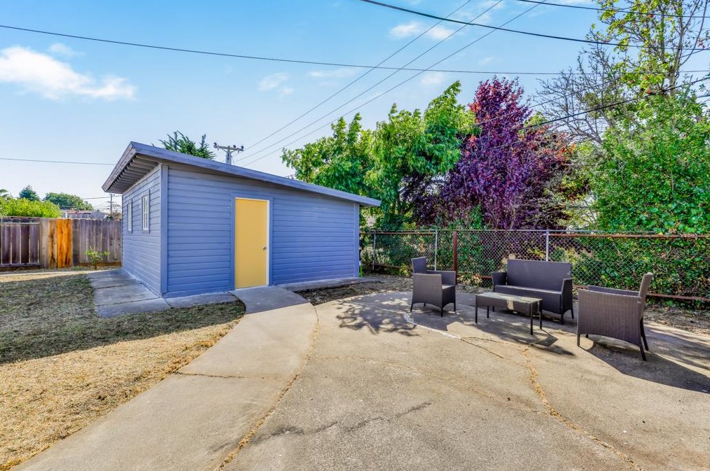 2940 Gomer Dr, Richmond CA  94806-2659 exterior