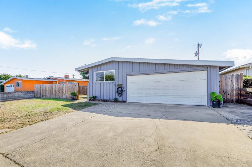 2940 Gomer Dr, Richmond CA  94806-2659 exterior