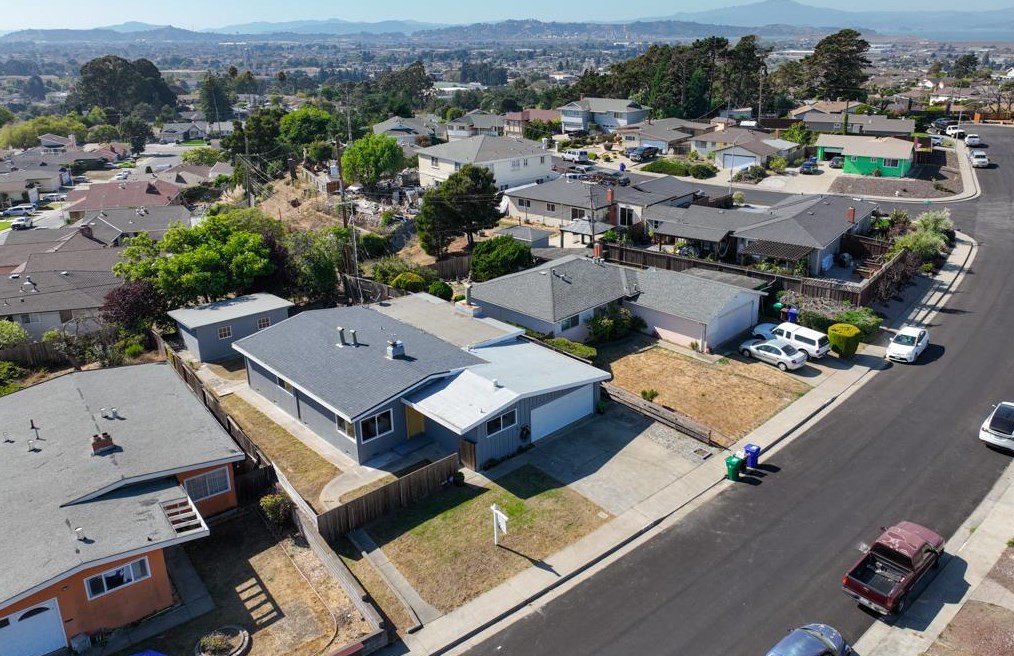 2940 Gomer Dr, Richmond CA  94806-2659 exterior