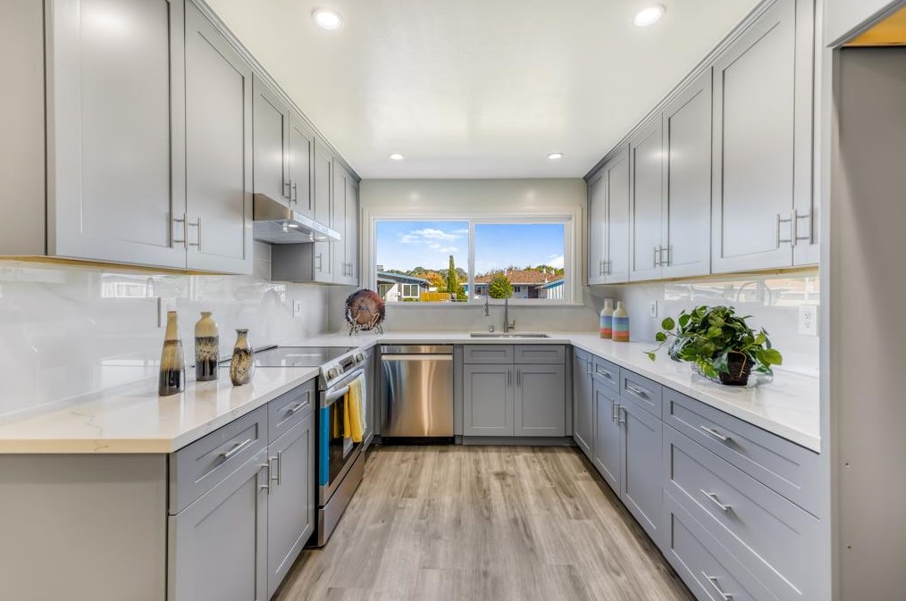 2940 Gomer Dr, Richmond CA  94806-2659 exterior