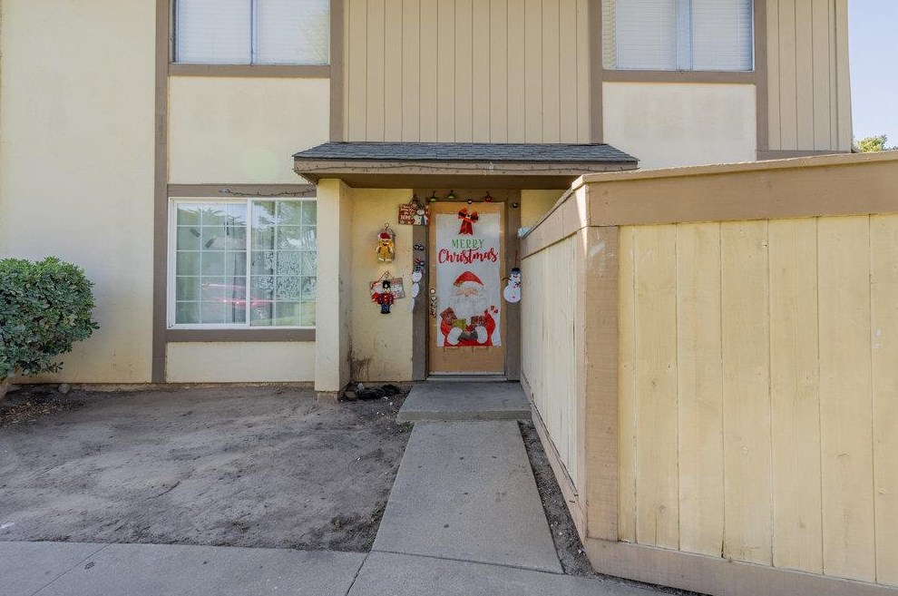 1793 Cherokee Dr, Salinas CA  93906-2342 exterior