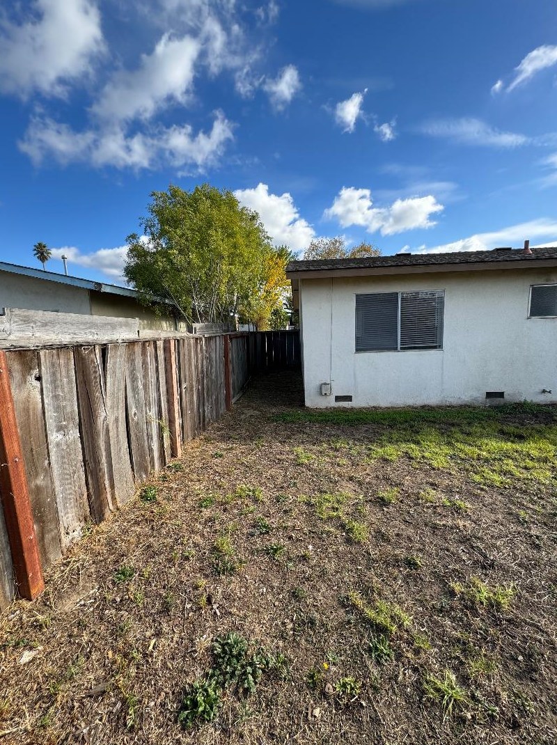 1535 Imperial Way, Salinas CA  93906-2516 exterior