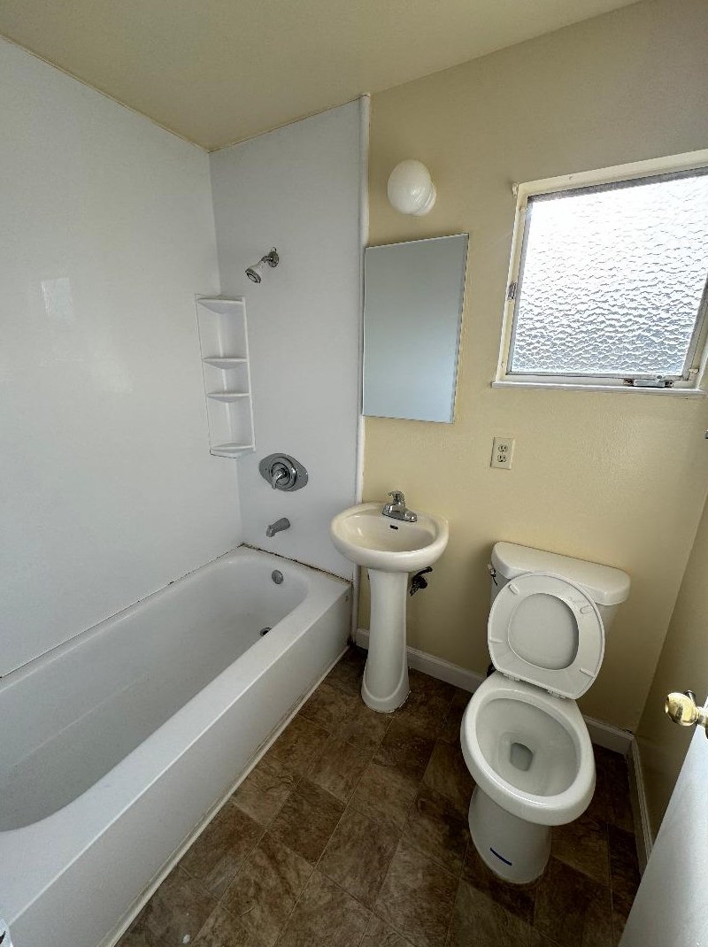 1535 Imperial Way, Salinas CA  93906-2516 exterior