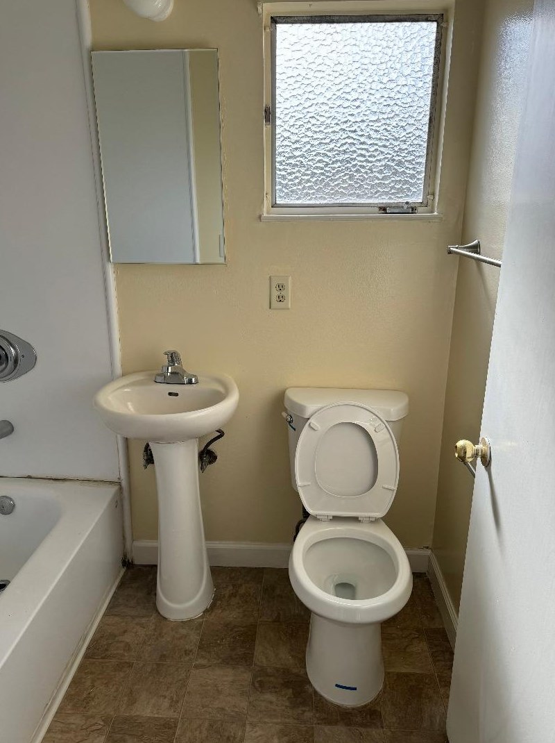 1535 Imperial Way, Salinas CA  93906-2516 exterior