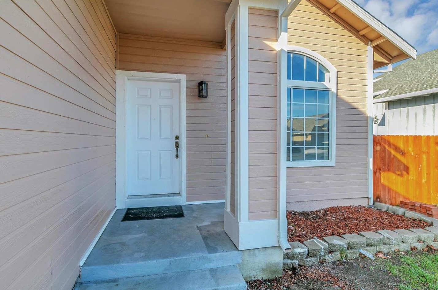 717 Deerfield Dr, Vallejo CA  94503 exterior