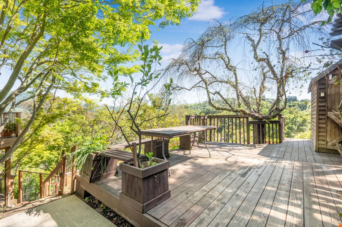 16955 Oakridge Ln, Morgan Hill CA  95037-6819 exterior
