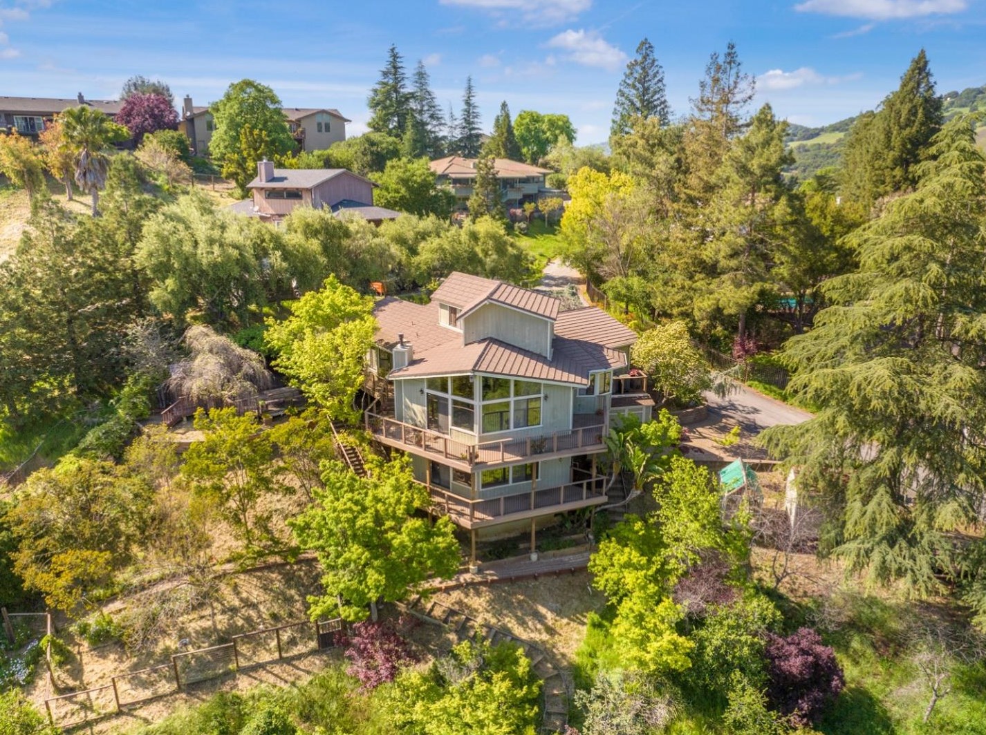 16955 Oakridge Ln, Morgan Hill CA  95037-6819 exterior