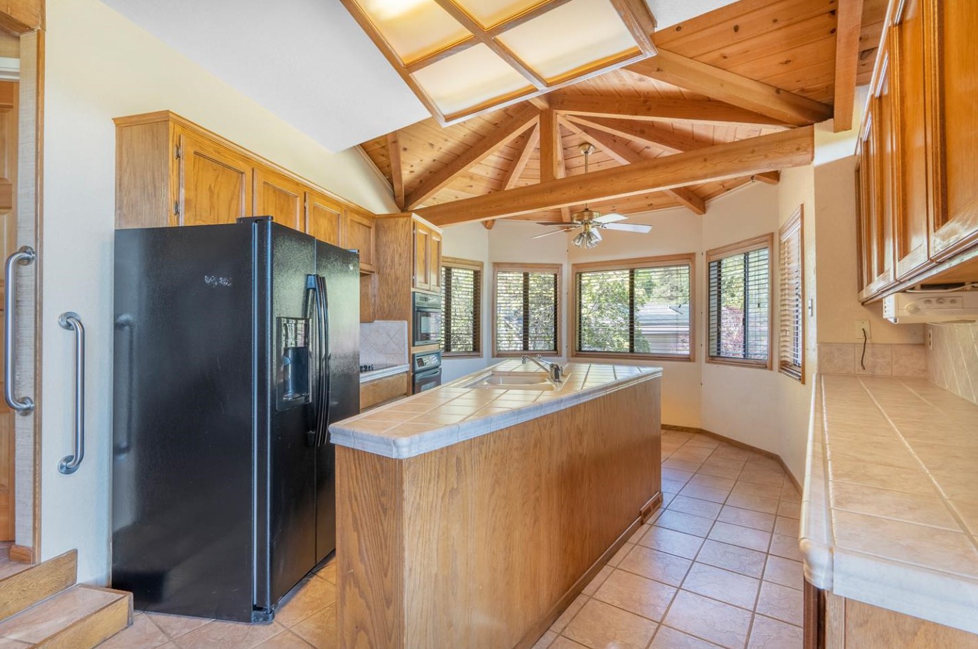 16955 Oakridge Ln, Morgan Hill CA  95037-6819 exterior