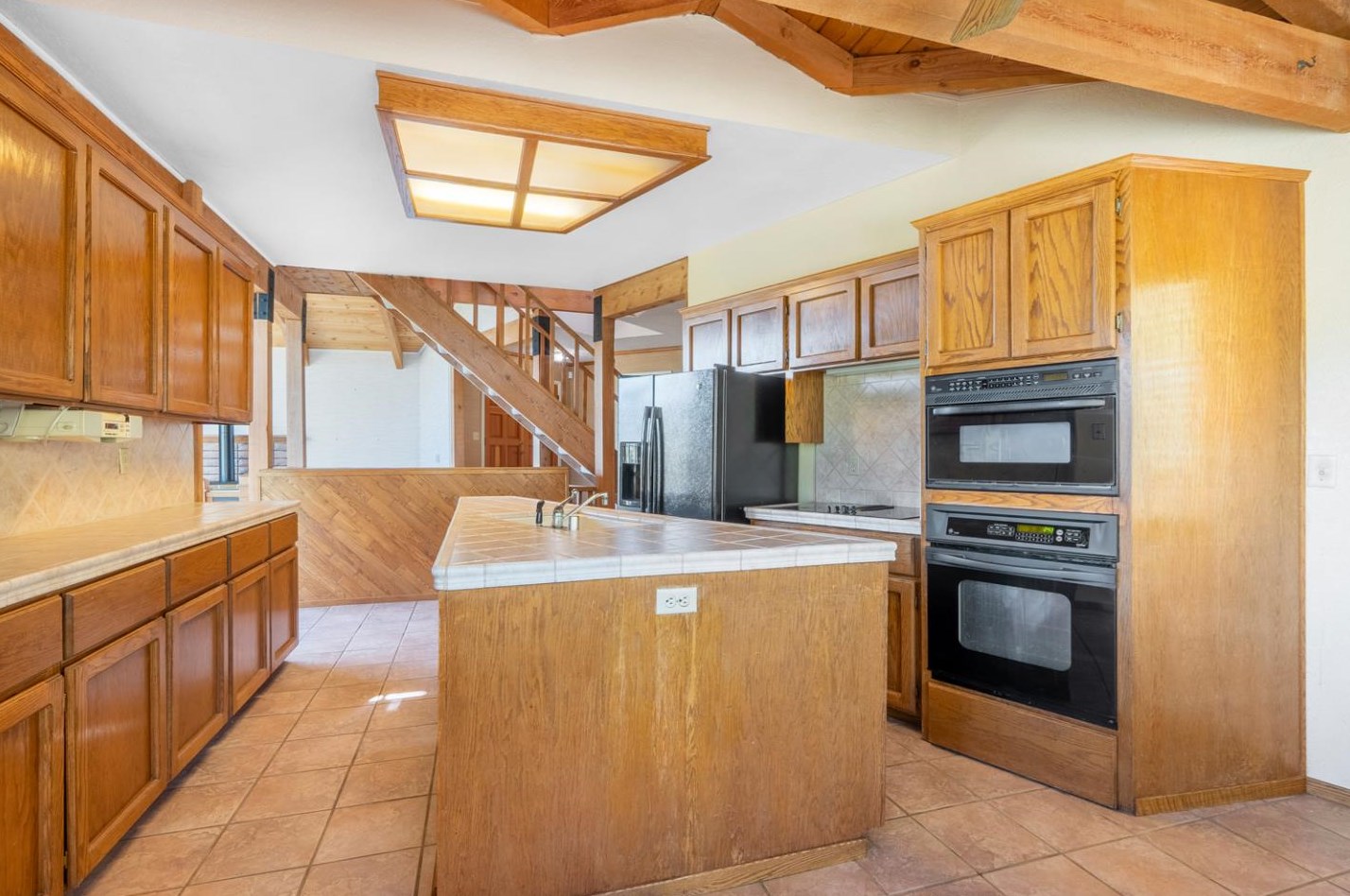 16955 Oakridge Ln, Morgan Hill CA  95037-6819 exterior