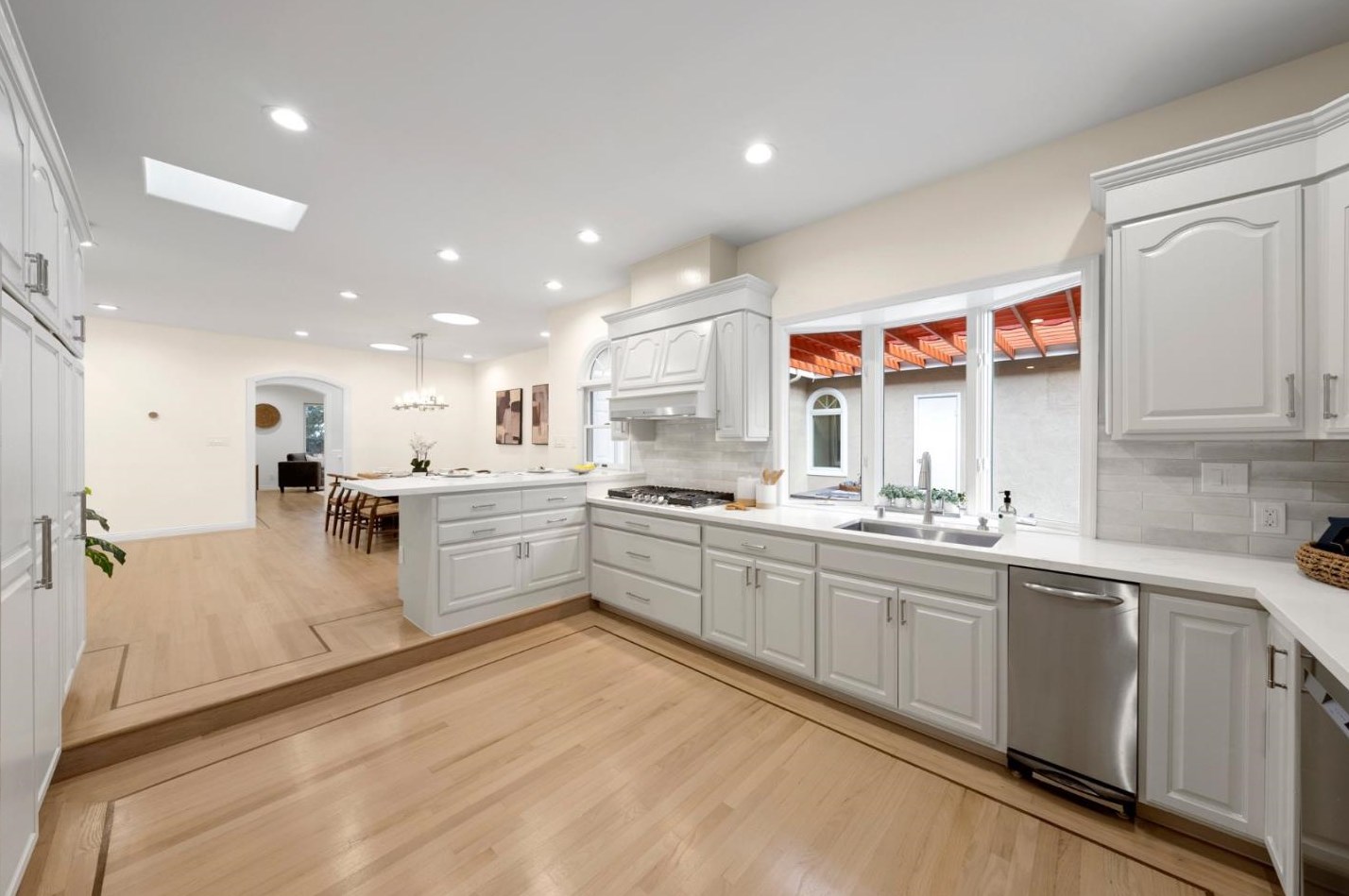 20259 Herriman Ave, Saratoga CA  95070-4905 exterior