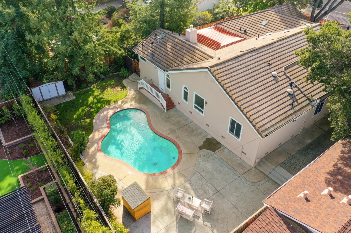 20259 Herriman Ave, Saratoga CA  95070-4905 exterior