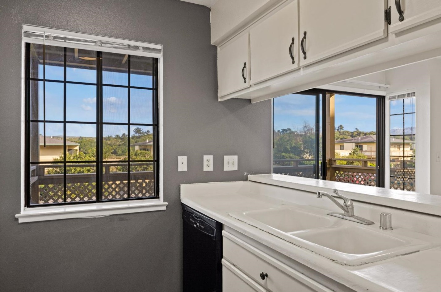 230 Pheasant Rdg Rd, Monterey CA  93940-5763 exterior