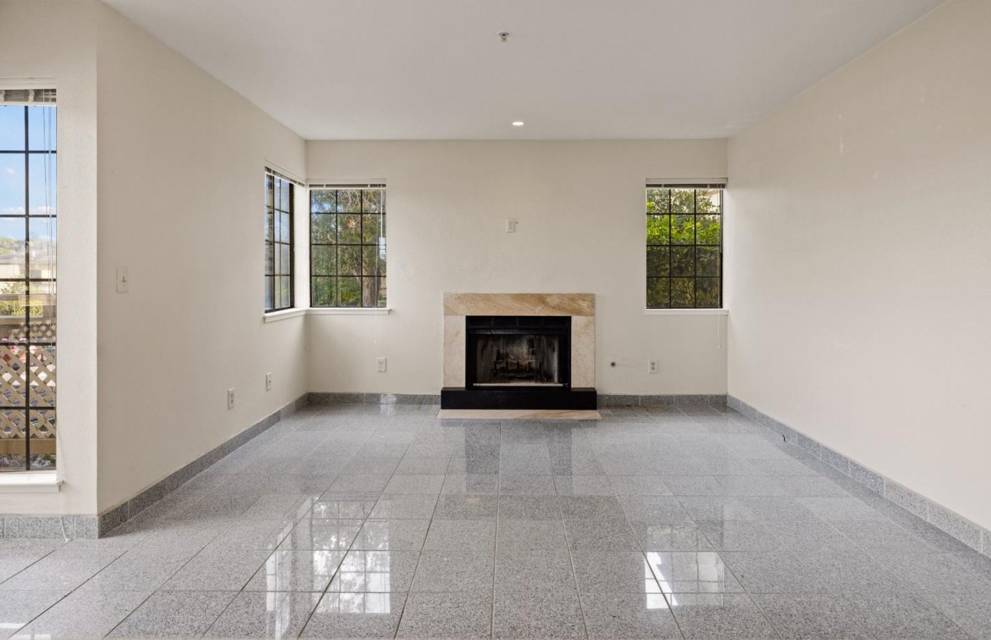 230 Pheasant Rdg Rd, Monterey CA  93940-5763 exterior